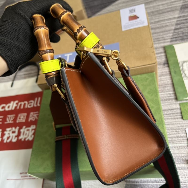 Gvc*1 tote bags